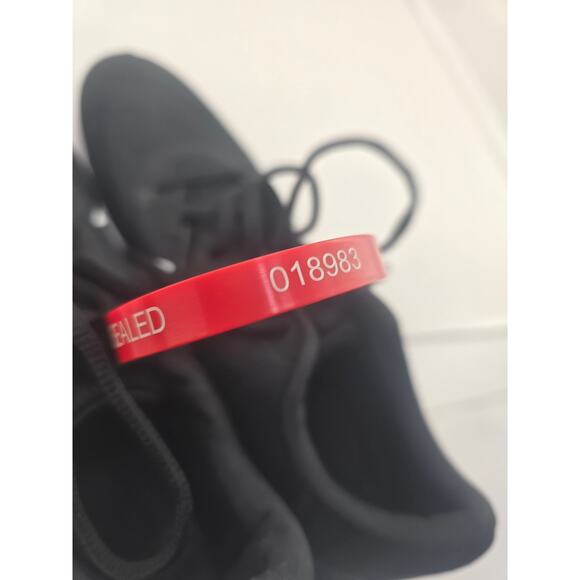 Nike Flex Experience Run 10 CD0225-001 Black White Athletic 9.5 - Picture 8 of 8